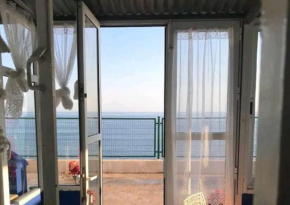 The Beach Hut with Lazy spa, Adra